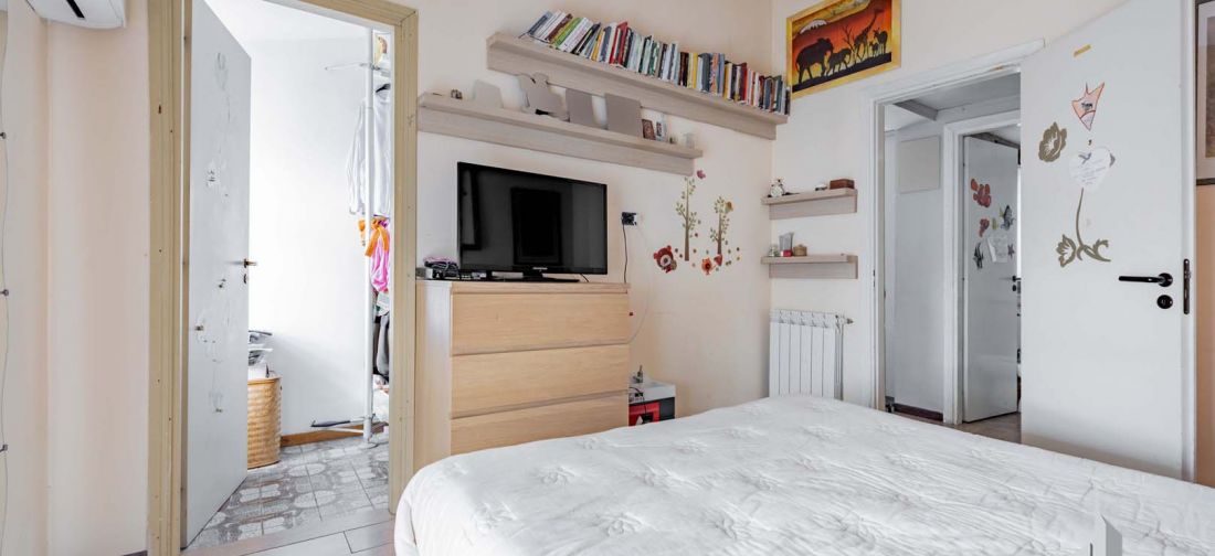 CERENOVA ZONA SCUOLE TRILOCALE BILIVELLI CON DUE BALCONI