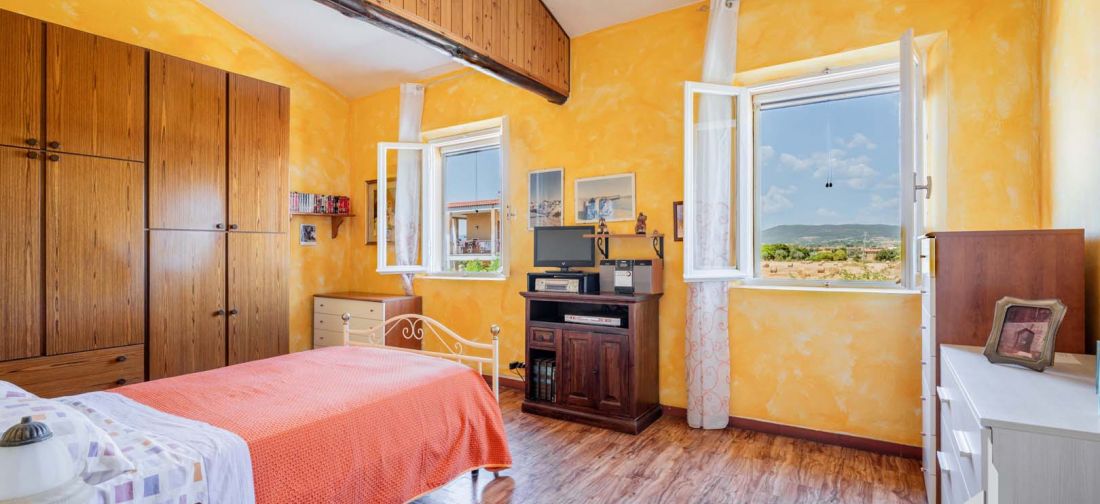 CERVETERI VIA AURELIA 46, EX CASALE ENTE MAREMMA CON TERRENNO 1000 MQ