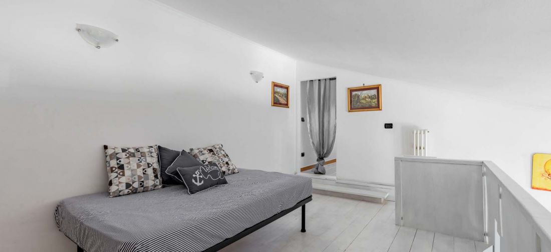 CERVETERI - ZONA TYRSENIA - BILOCALE SOPPALCATO CON AMPIO TERRAZZO