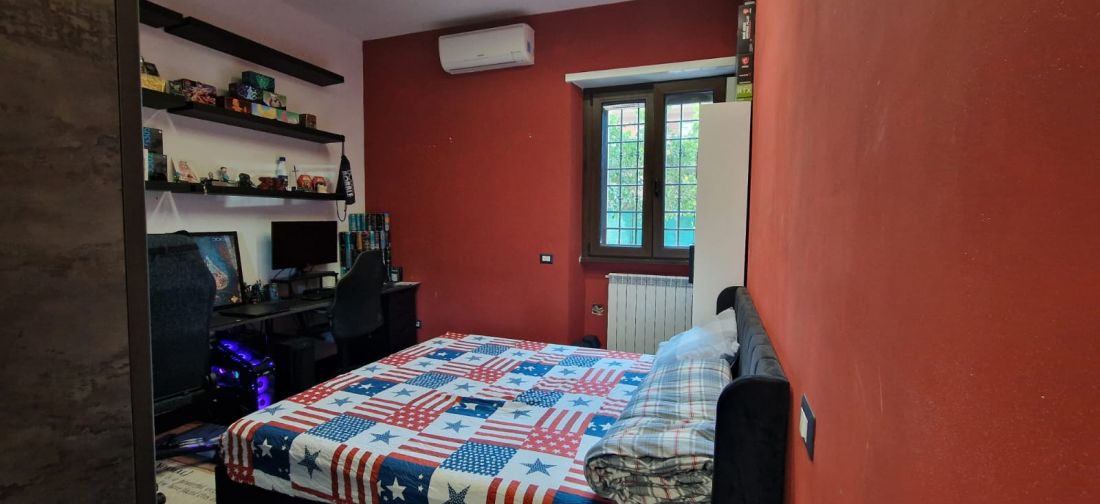 QUADRILOCALE RISTRUTTURATO CON GIARDINO E POSTO AUTO