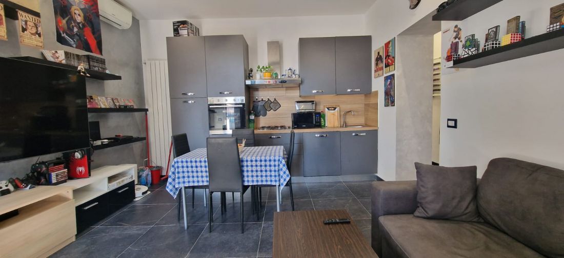 QUADRILOCALE RISTRUTTURATO CON GIARDINO E POSTO AUTO