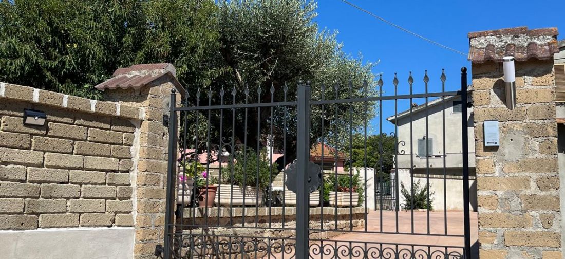 CERVETERI - APPARTAMENTO IN VILLA CON GIARDINO
