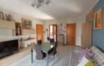 LADISPOLI - TRILOCALE, DOPPI SERVIZI, CANTINA E POSTO AUTO