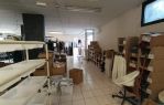 LADISPOLI - LOCALE COMMERCIALE SU DUE LIVELLI CON AMPIO ESTERNO