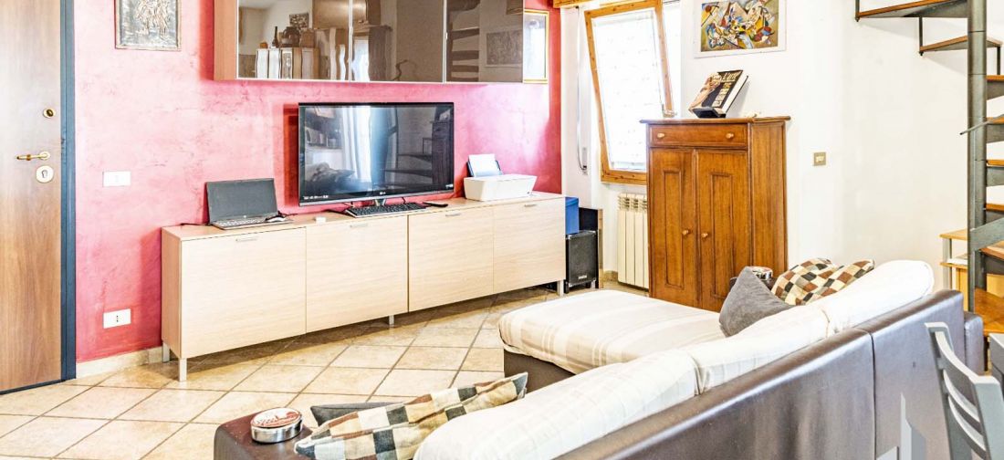 CERENOVA ATTICO RISTRUTTURATO CON TERRAZZO PANORAMICO