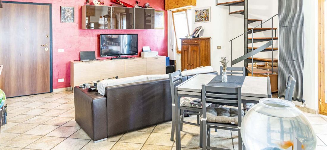 CERENOVA ATTICO RISTRUTTURATO CON TERRAZZO PANORAMICO