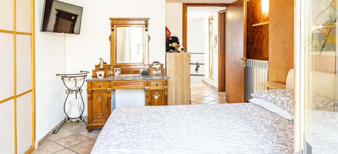 CERENOVA ATTICO RISTRUTTURATO CON TERRAZZO PANORAMICO