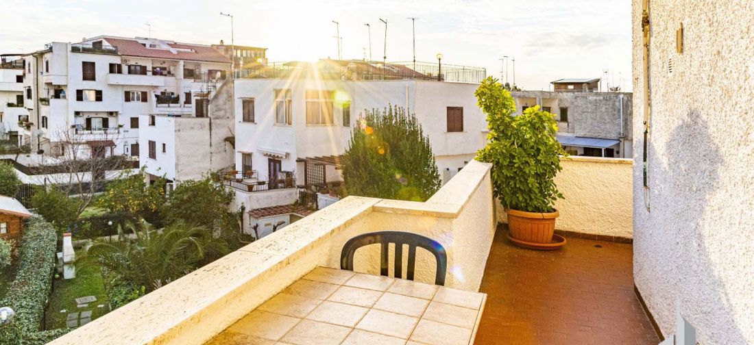 CERENOVA ATTICO RISTRUTTURATO CON TERRAZZO PANORAMICO