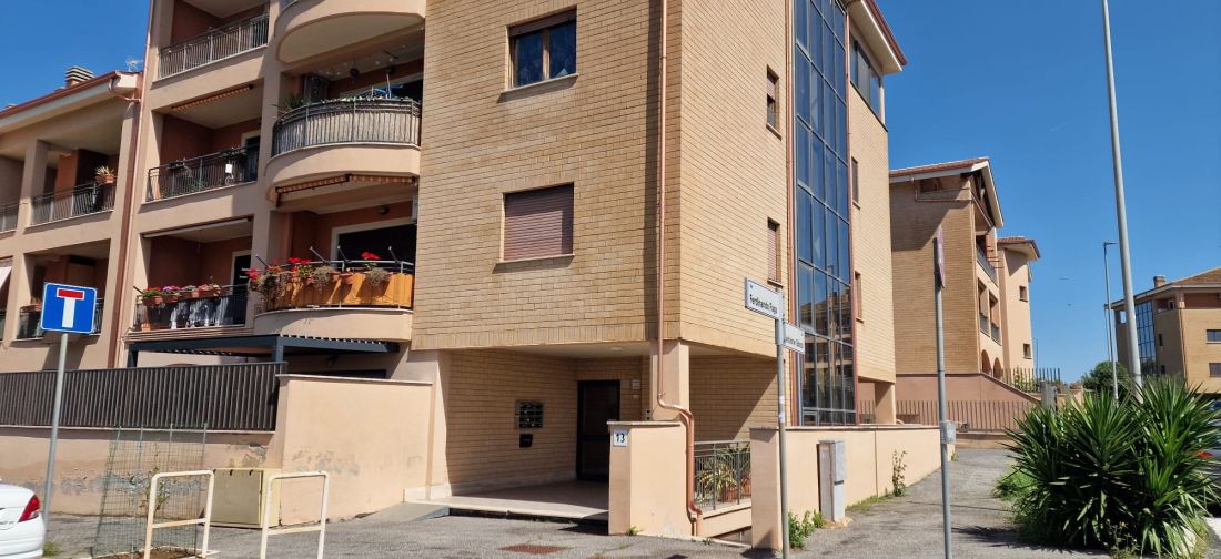 PALIDORO - ATTICO IN PALAZZINA DI RECENTE COSTRUZIONE CON POSTO AUTO E ASCENSORE