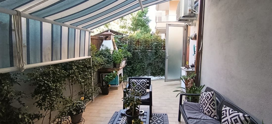 LADISPOLI - TRILOCALE PIANO TERRA COMPLETAMENTE RISTRUTTURATO DOPPI SERVIZI