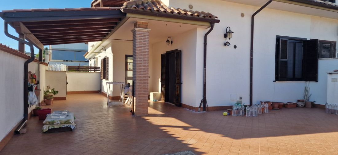 LADISPOLI - VILLETTA BILIVELLI RISTRUTTURATA CON AMPIO GIARDINO