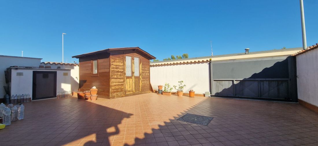 LADISPOLI - VILLETTA BILIVELLI RISTRUTTURATA CON AMPIO GIARDINO