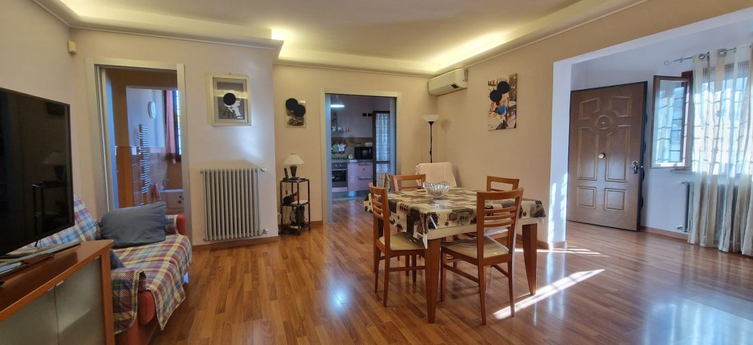 LADISPOLI - VILLETTA BILIVELLI RISTRUTTURATA CON AMPIO GIARDINO
