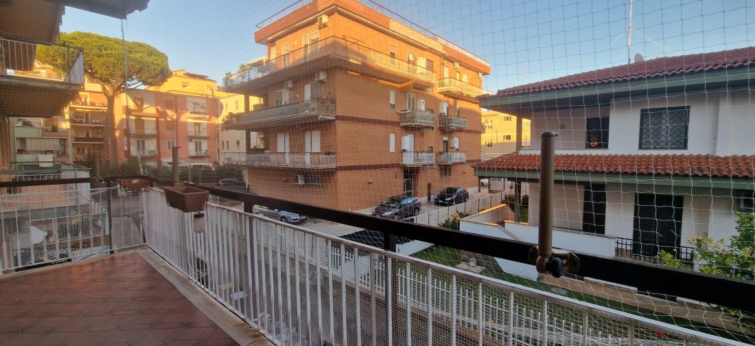 LADISPOLI - BILOCALE CENTRALE A 500M DAL MARE